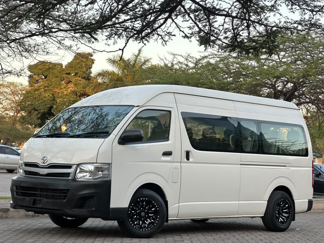TOYOTA HIACE QUANTUM thumbnail 3